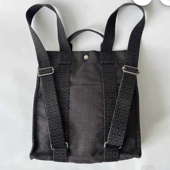 Hermès Her Line MM Backpack 👝 - Picture 3 of 13